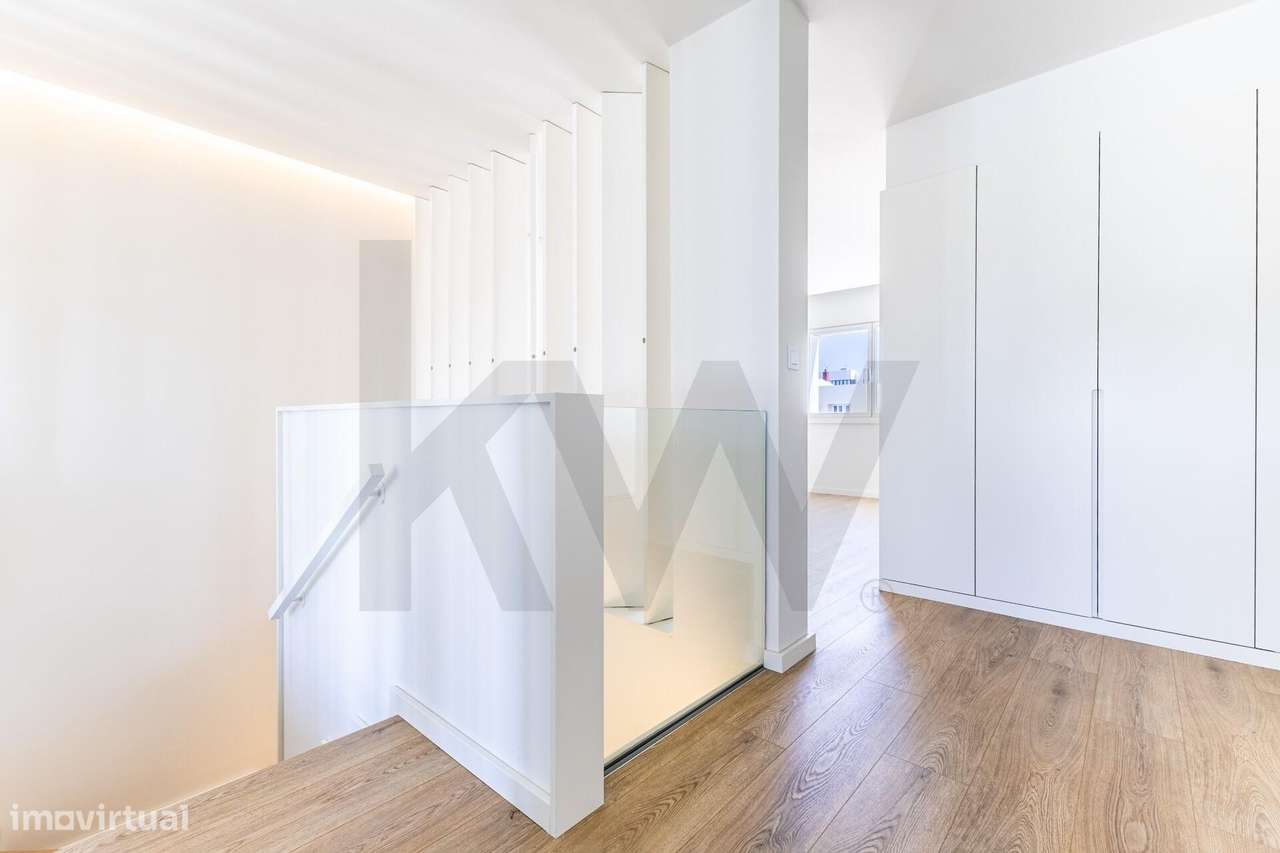 Entre serra e mar | Duplex T4 com terraços | Praia das Maçãs-11