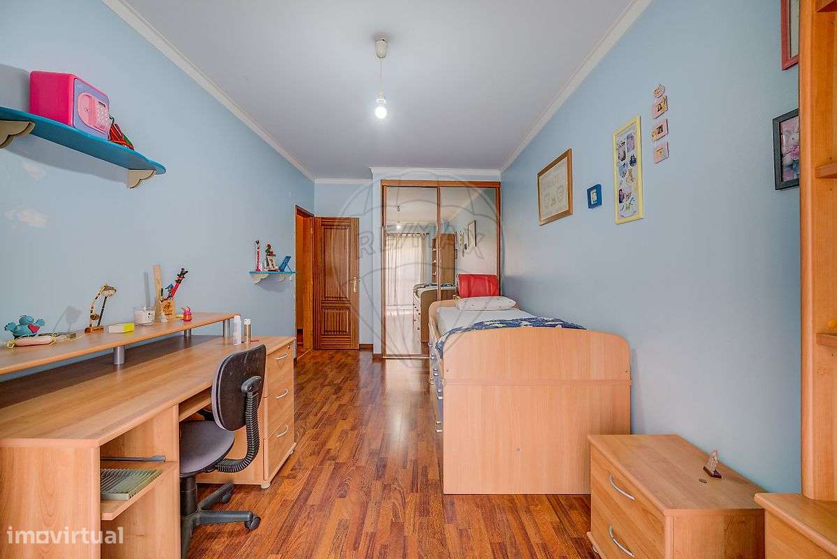 Apartamento T3 em Quinta do Conde-12