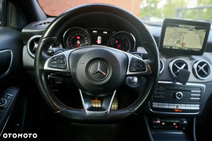 Mercedes-Benz GLA 220 4-Matic - 30