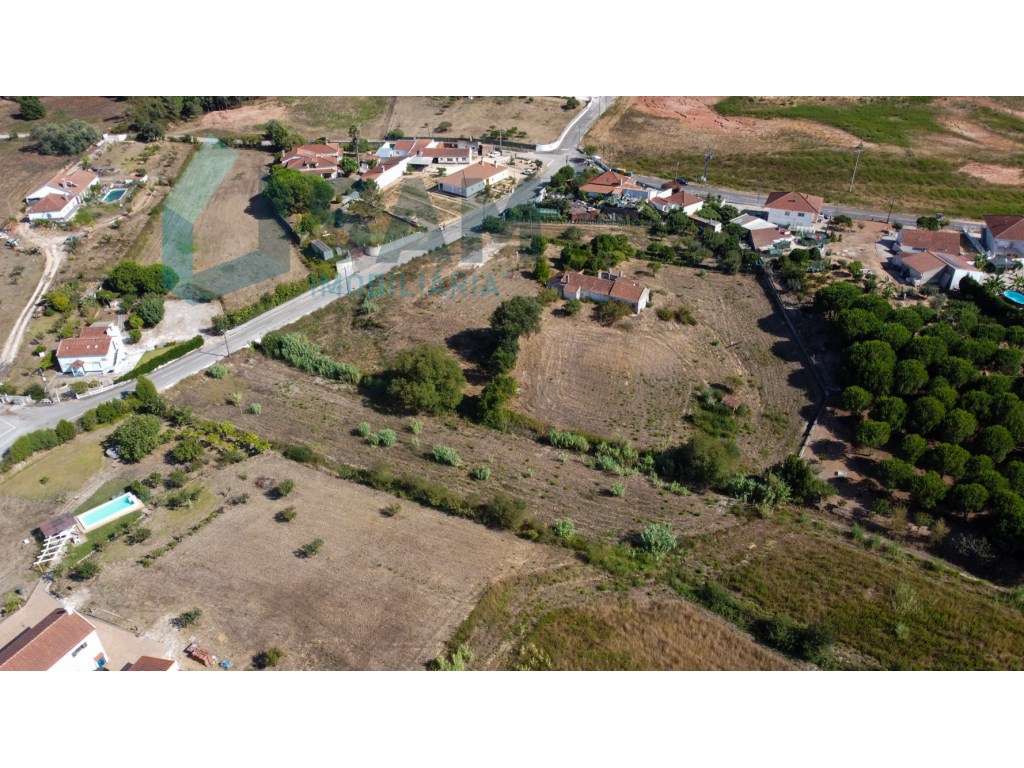 Moradia Térrea para Restauro | Terreno de malha urbana com 9.004 m²-11