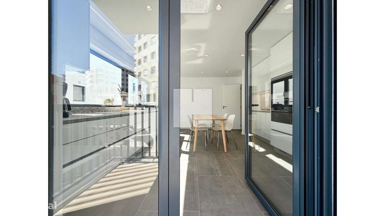 Moradia T4 Nova e Completa-5