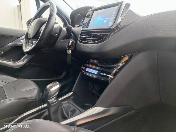 Peugeot 2008 1.2 PureTech Allure - 30