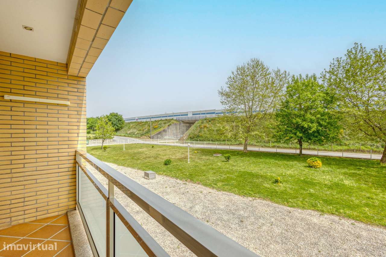 Espetacular T3 de 3 frentes a cinco minutos da praia da Granja-9