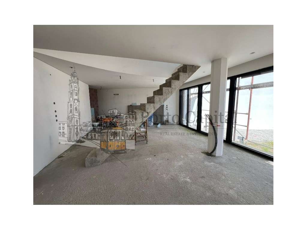 FANTASTICA MORADIA T2 JUNTO AO HOSPITAL DE SÃO JOÃO-7