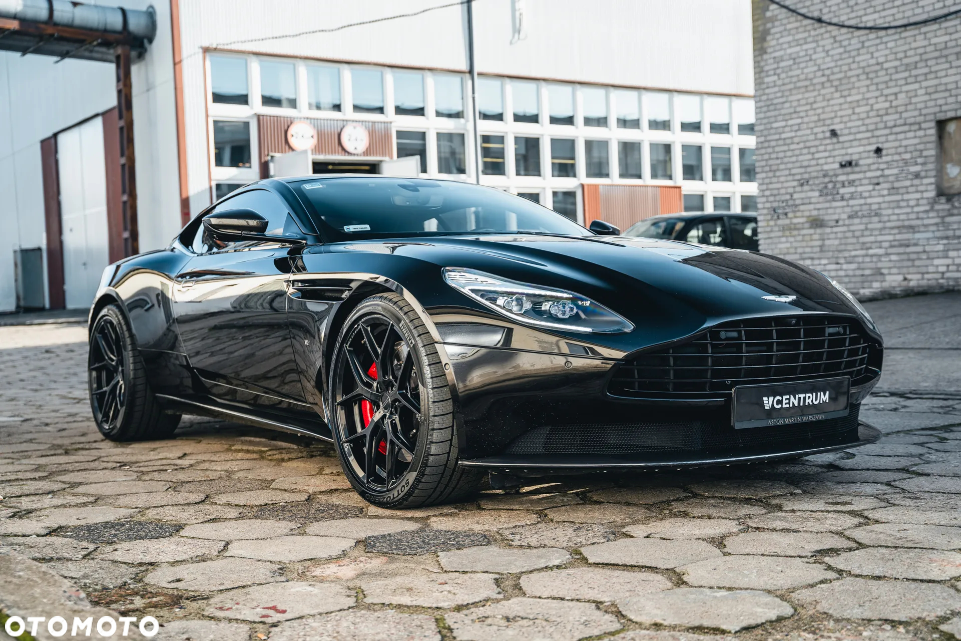 Aston Martin DB11 Launch Edition - 3