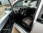 Volkswagen New Beetle - 28