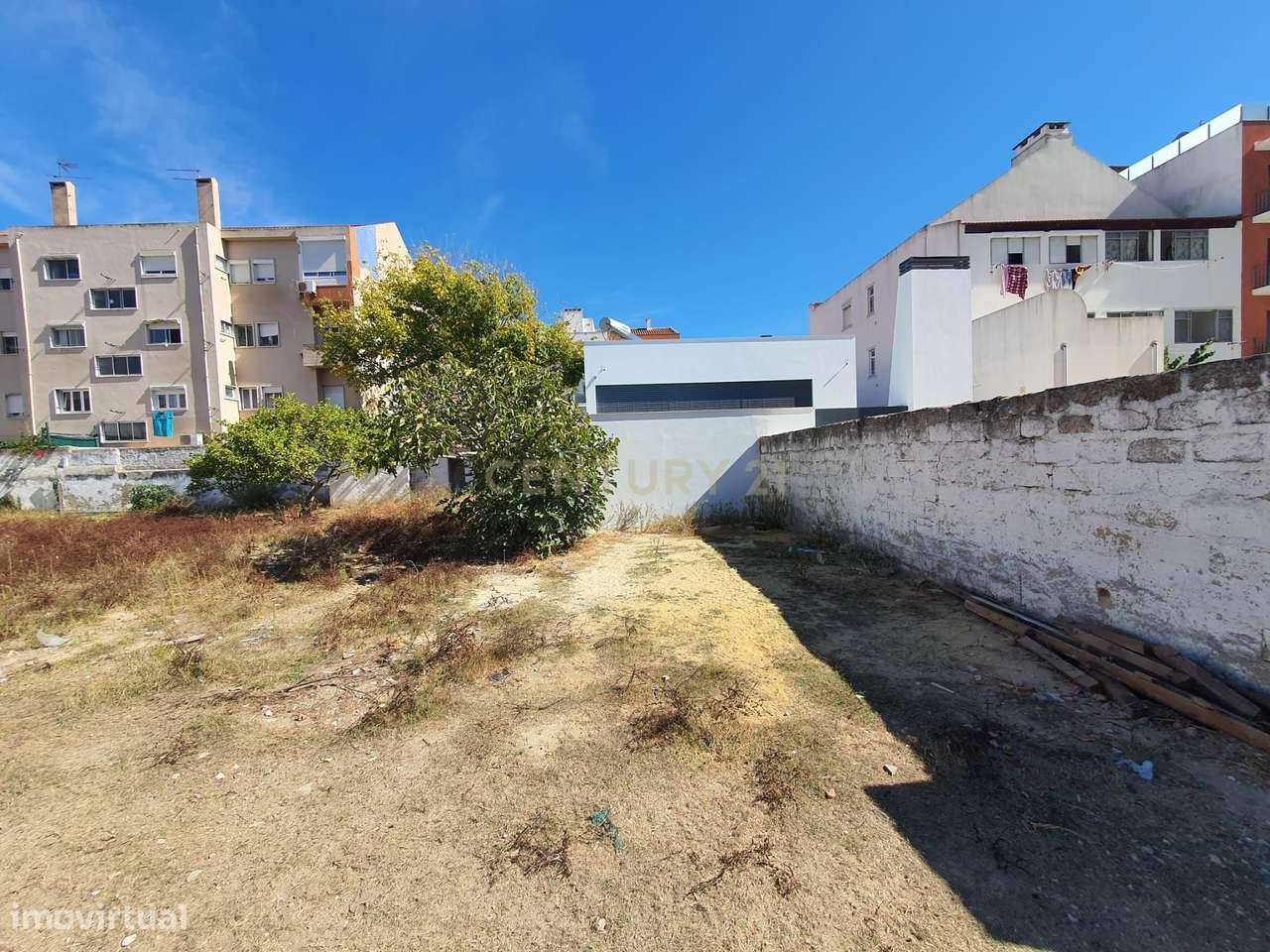 Armazém no centro do Barreiro com 3.296 m2 para construção de três pré - Grande imagem: 5/12