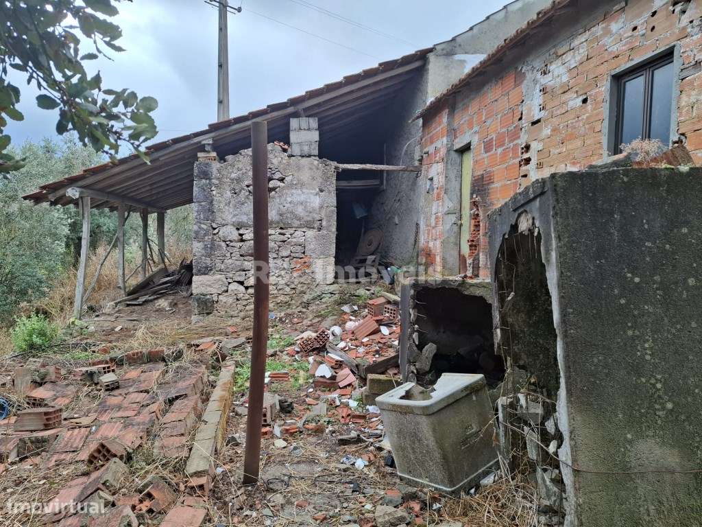 Moradia T3 Térrea, para recuperar nas Moreiras Pequenas , concelho ... - Grande imagem: 4/16