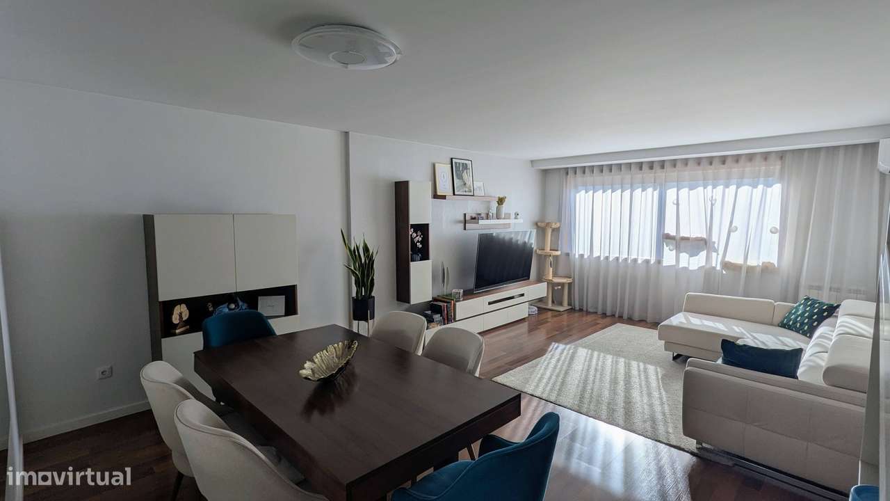 T2 com varanda, garagem e boas áreas na Venda Nova, Rio Tinto - Grande imagem: 2/17