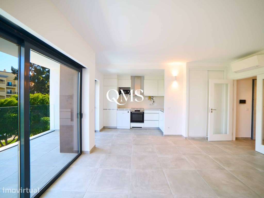 Apartamento T2 Luminoso Sem Mobília com Garagem & Piscina no Coraçã... - Grande imagem: 5/24