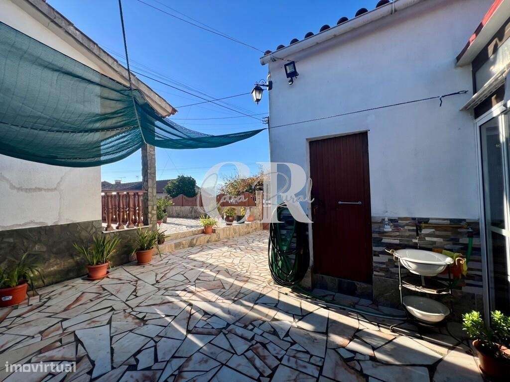 Excelente moradia térrea e independente com jardim em Arega - Figueiró-40