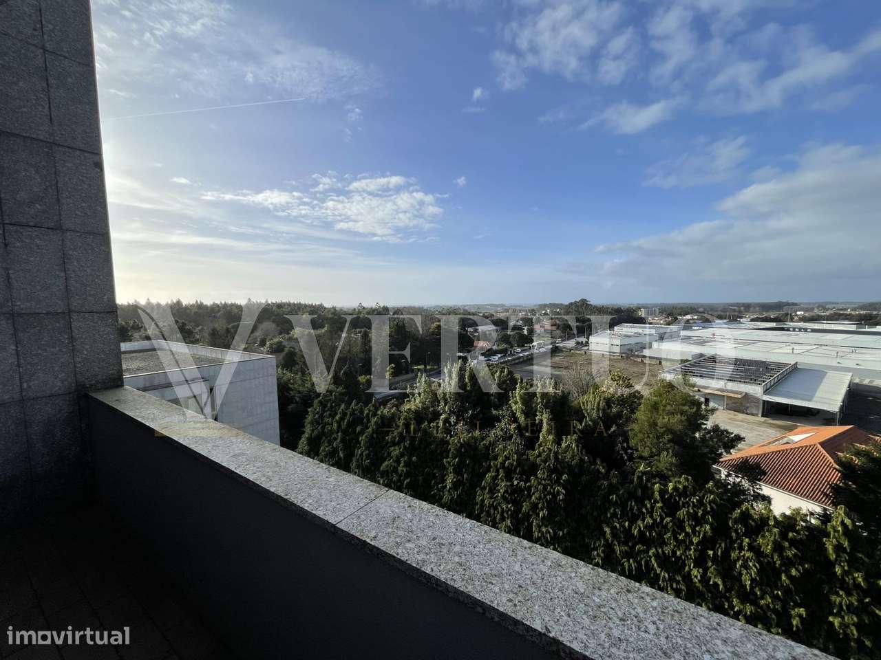 T4 em Moreira da Maia | 159 m² | 2 Garagens | Venda Judicial-20