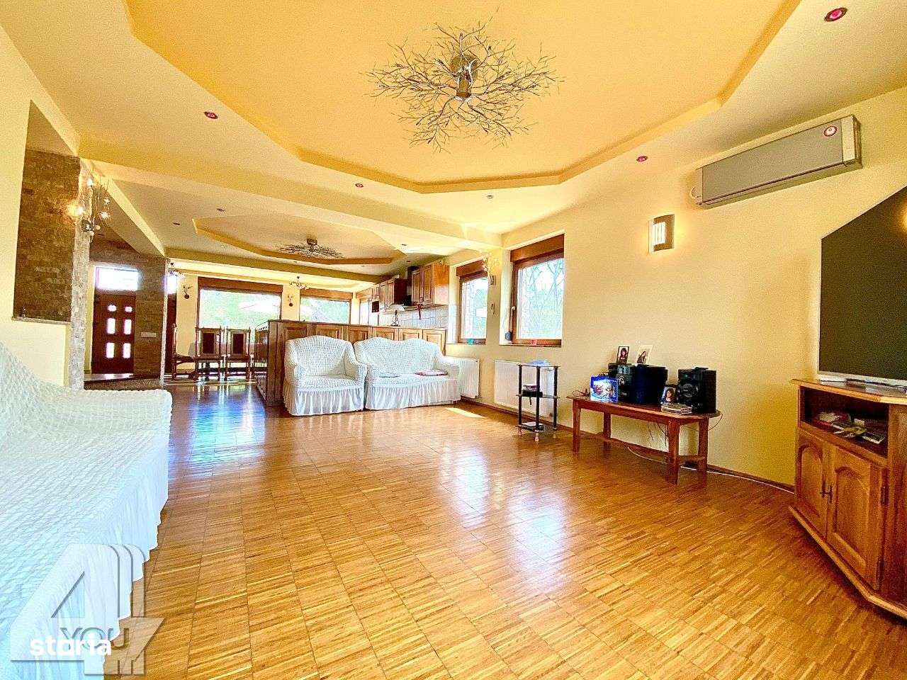 Vilă clasică in Bujac, teren de 1174 mp înconjurată de natură(sau schi - Imagine principală: 3/10