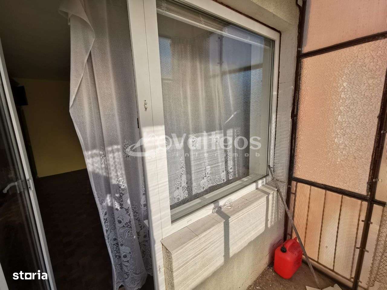 Reșița, apartament 4 camere (2X2), 120 mp, etaj 2, zona Universitate-16