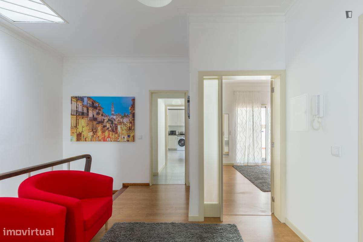 Quarto - localizado em Matosinhos Porto - Grande imagem: 5/10