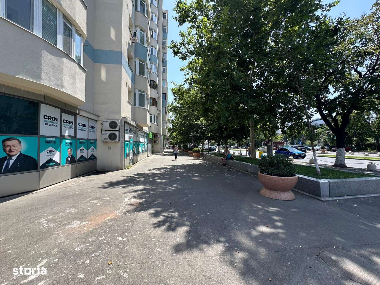 Apartament 3 Camere - Decomandat - 2 Minute Metrou Apărătorii Patriei-0