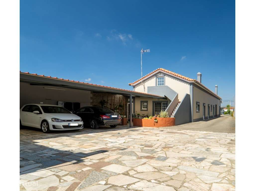 Moradia independente T3 com anexo T2 e 5.000 metros de terreno.-2