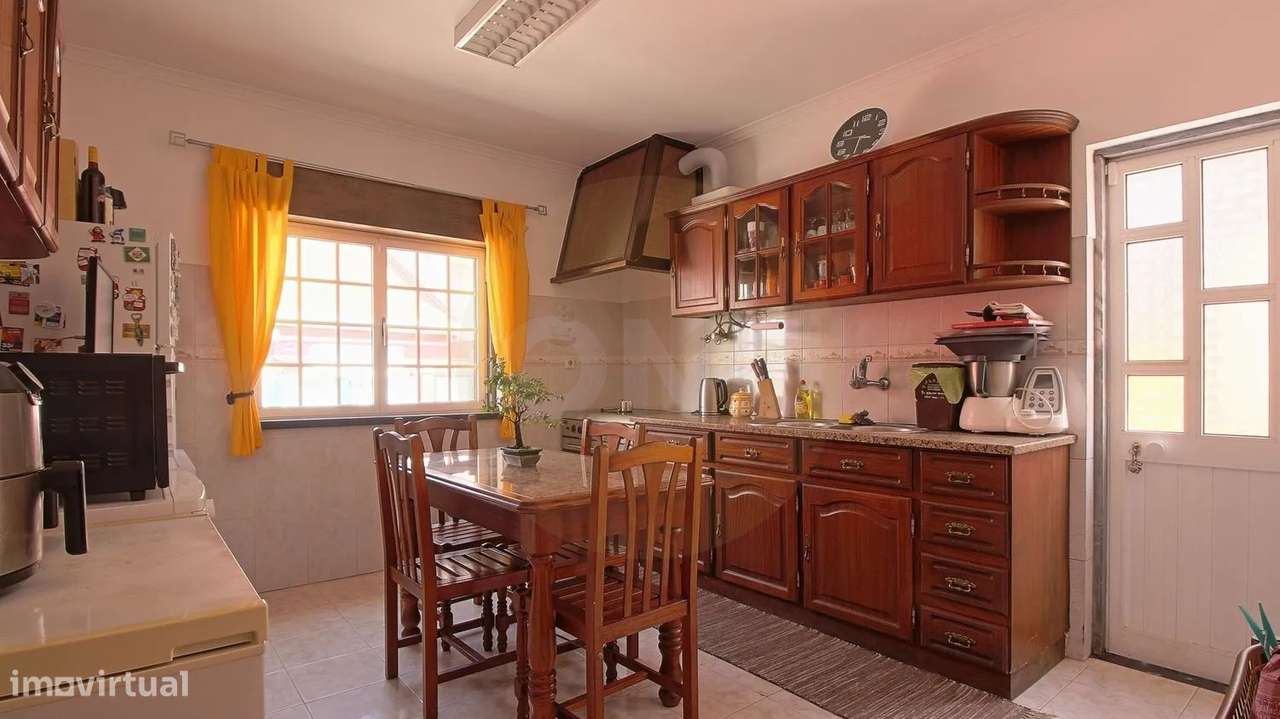 Moradia T3+1 em Caneças-27