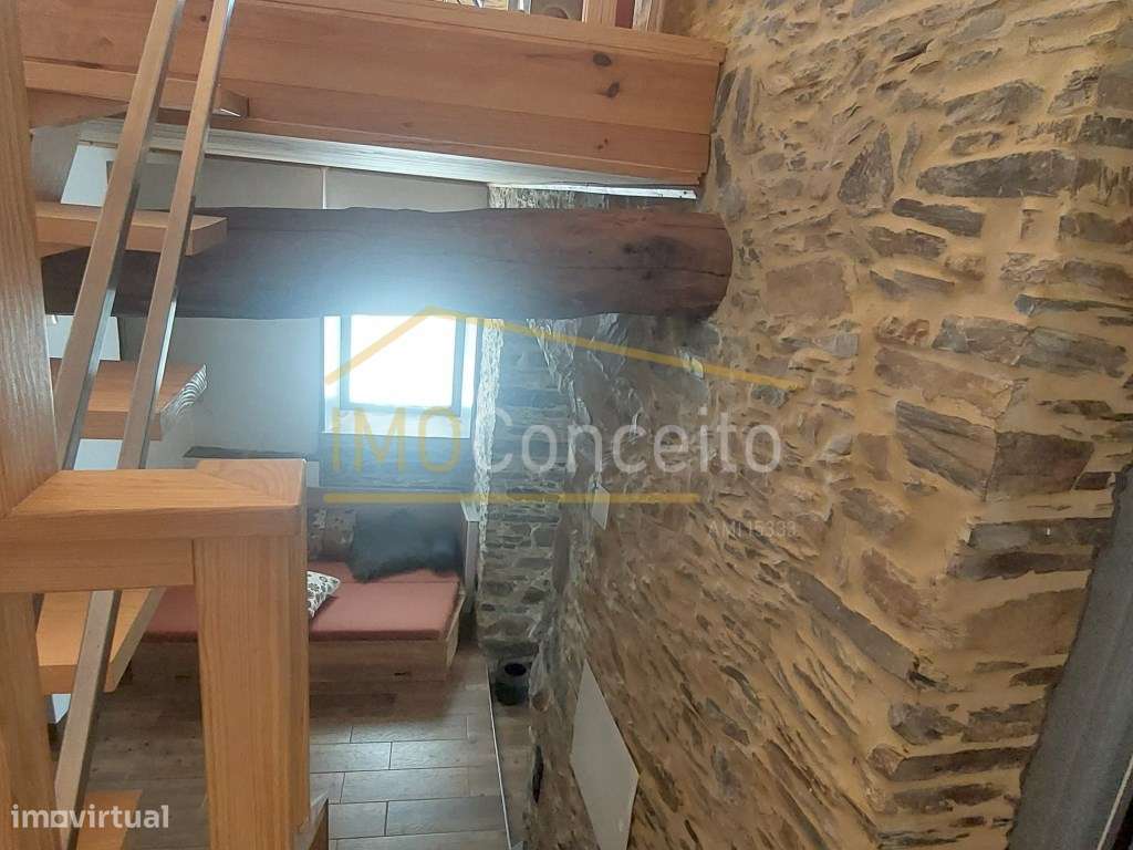 Alojamento local|| Moradia T3|| 2 pisos|| Castanheira de pera||-38