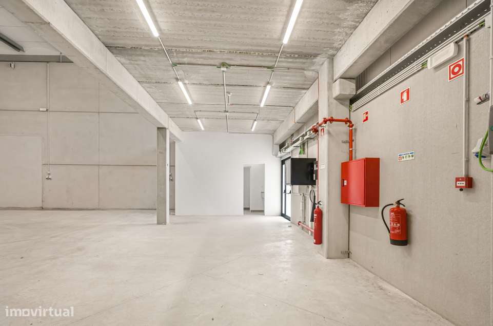 Armazém em rentabilidade à venda , Quinta de Matos-14