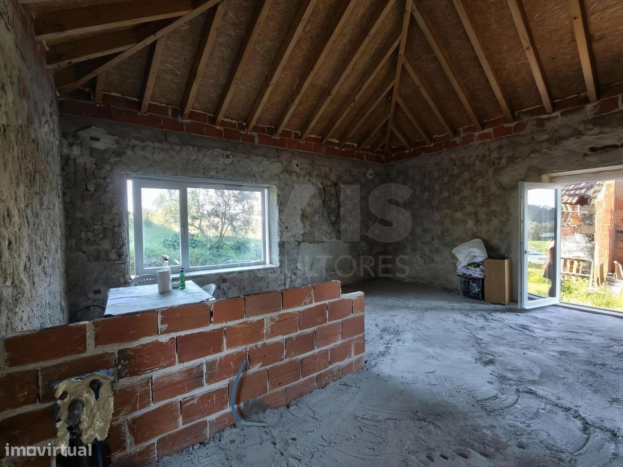 Moradia T2+1 c/ Anexo & Armazém em Lote de 7.600m2-11