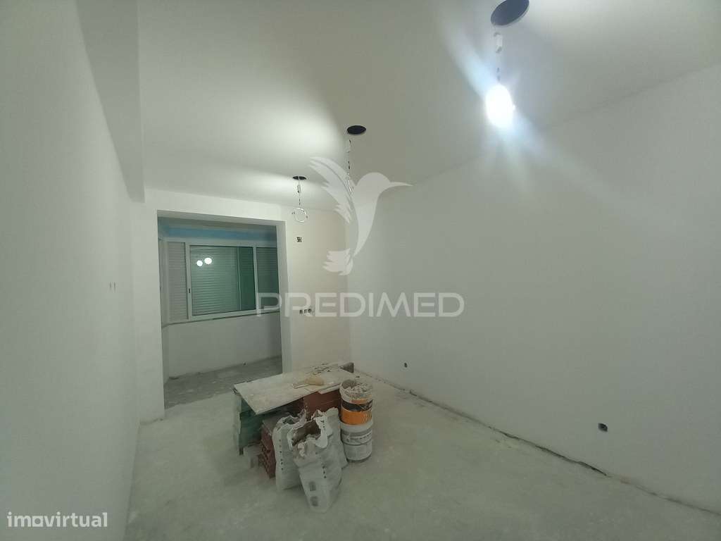 Apartamento T2 Remodelado | Feijó / Laranjeiro - Grande imagem: 5/26