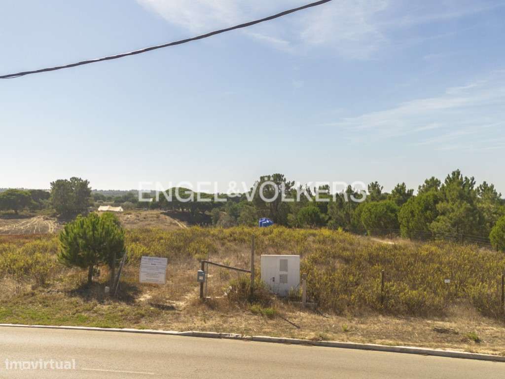 Terreno para Hostel perto da Praia do Meco - Grande imagem: 2/23