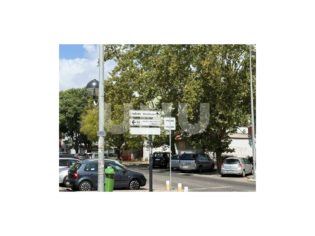 Apartamento T2 na Amadora com muita luminosidade-28