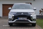 Mitsubishi Outlander - 2