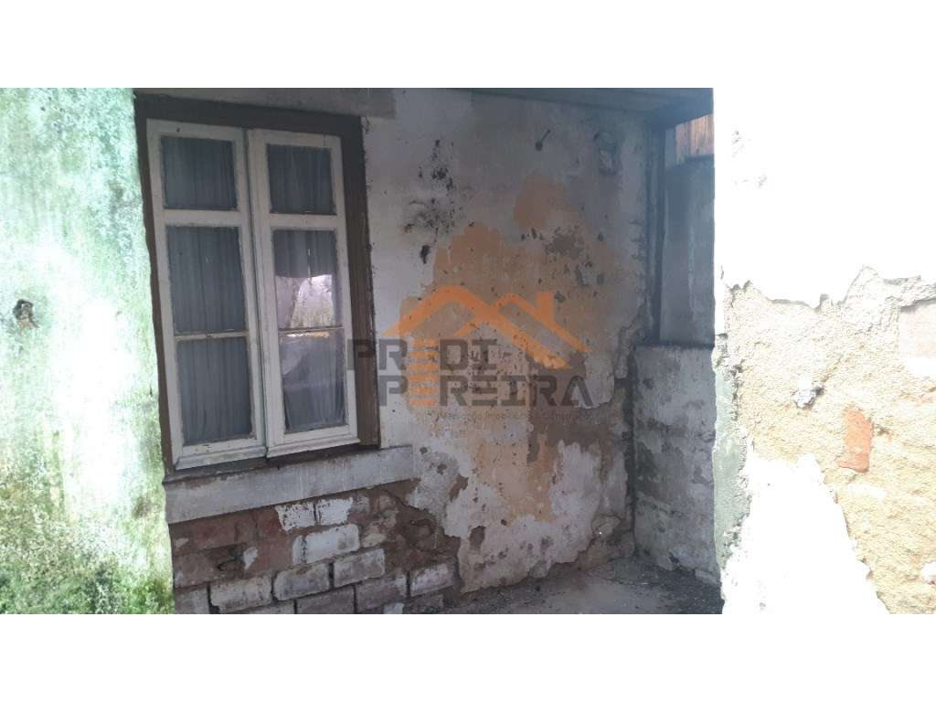 Moradia T3 para reabilitar, situada numa localização privilegiada, ... - Grande imagem: 4/12