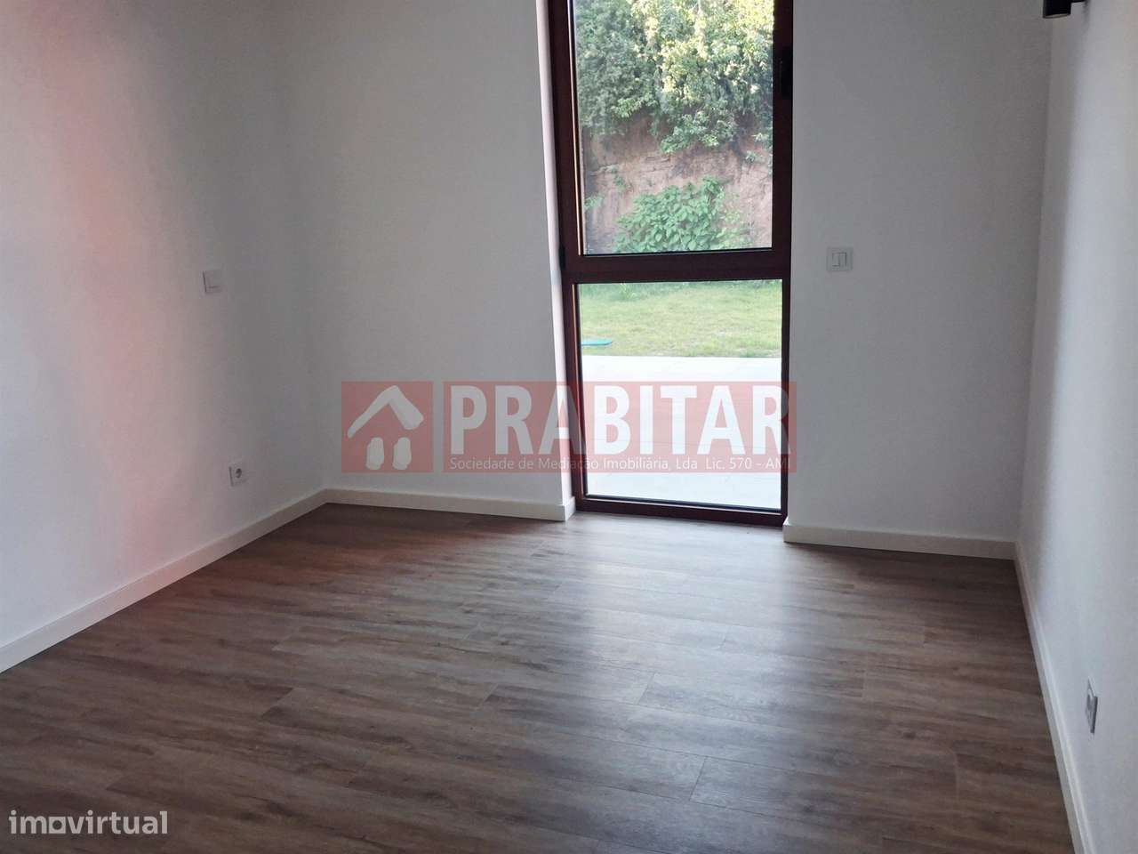 APARTAMENTO T2 . NOVO-21