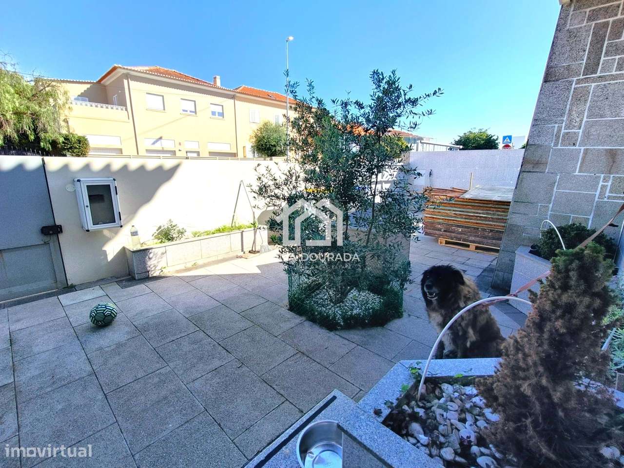 Moradia T3 ao centro de Pereiró com piscina. Aproveite!-27