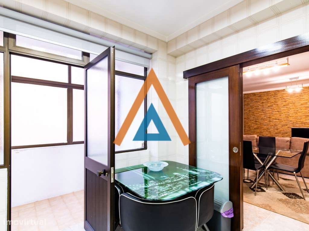 Excelente T2 - São João da Madeira-12