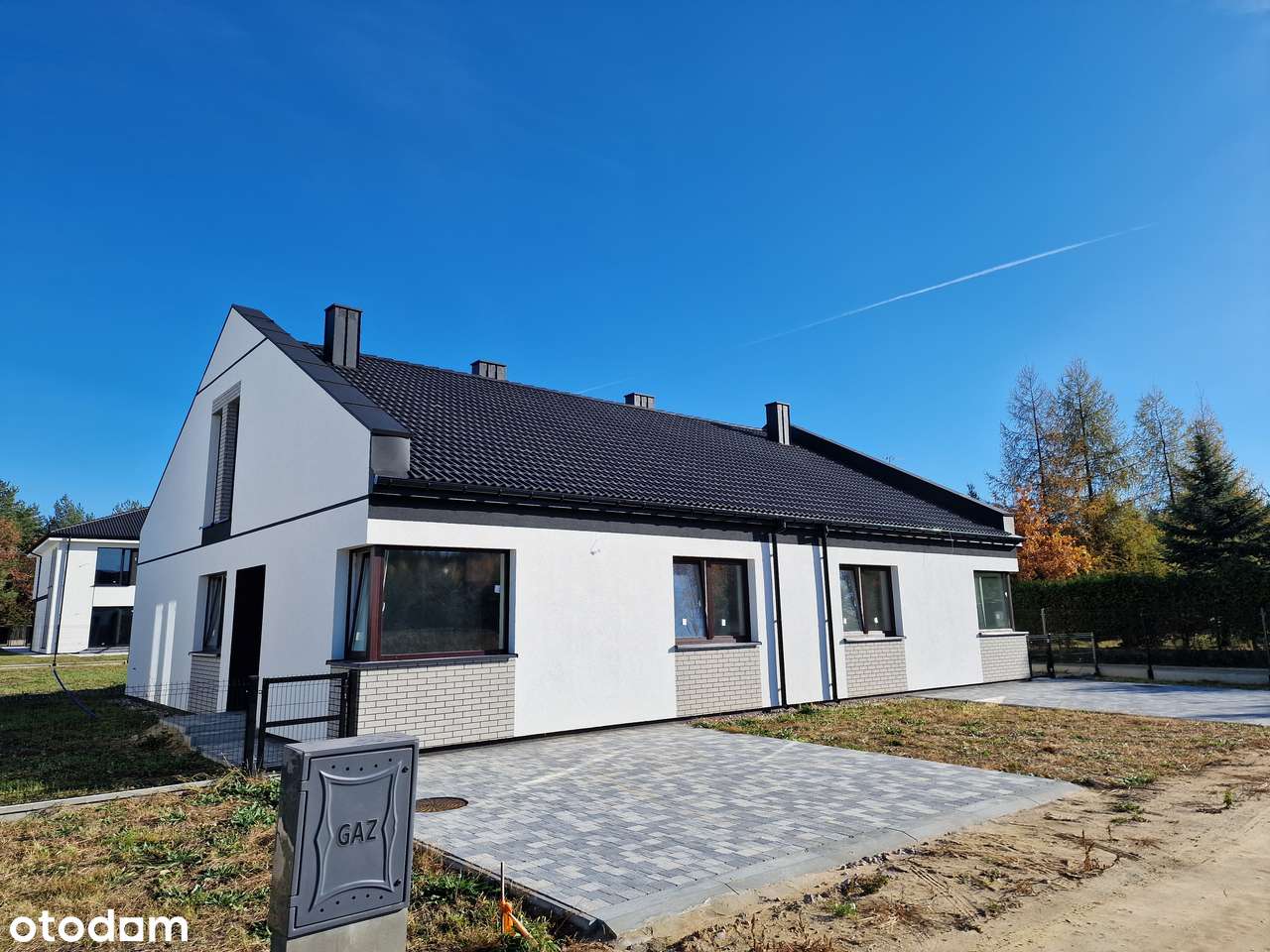 Nowoczesny Blizniak w Otulinie Lasu-0