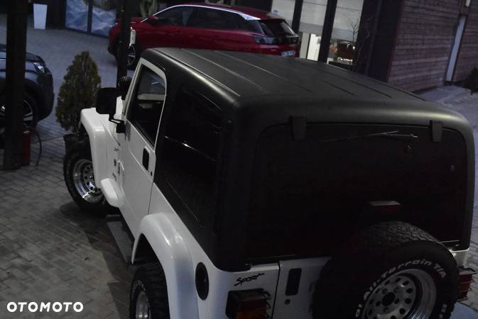 Jeep Wrangler 2.5 Sport - 35