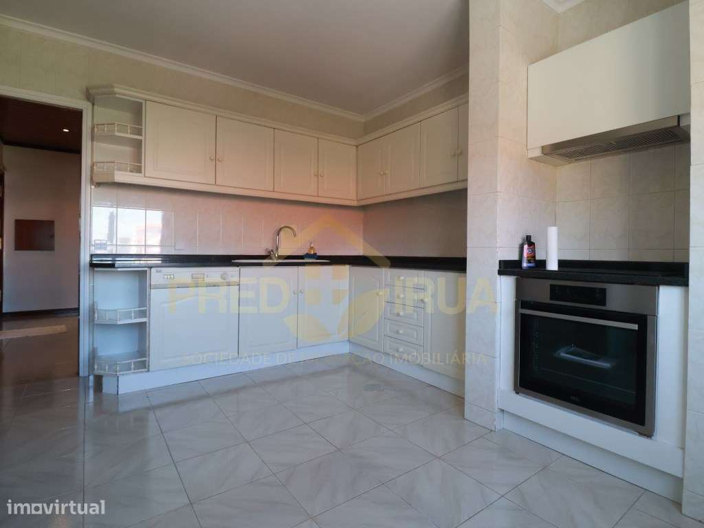 Fantástico T3 em Arcozelo com vistas de mar-4