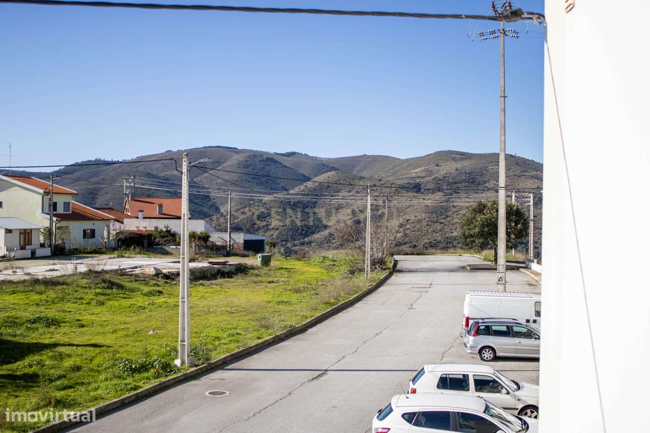 Moradia moderna | 3 pisos | Vila Nova Foz Côa-33