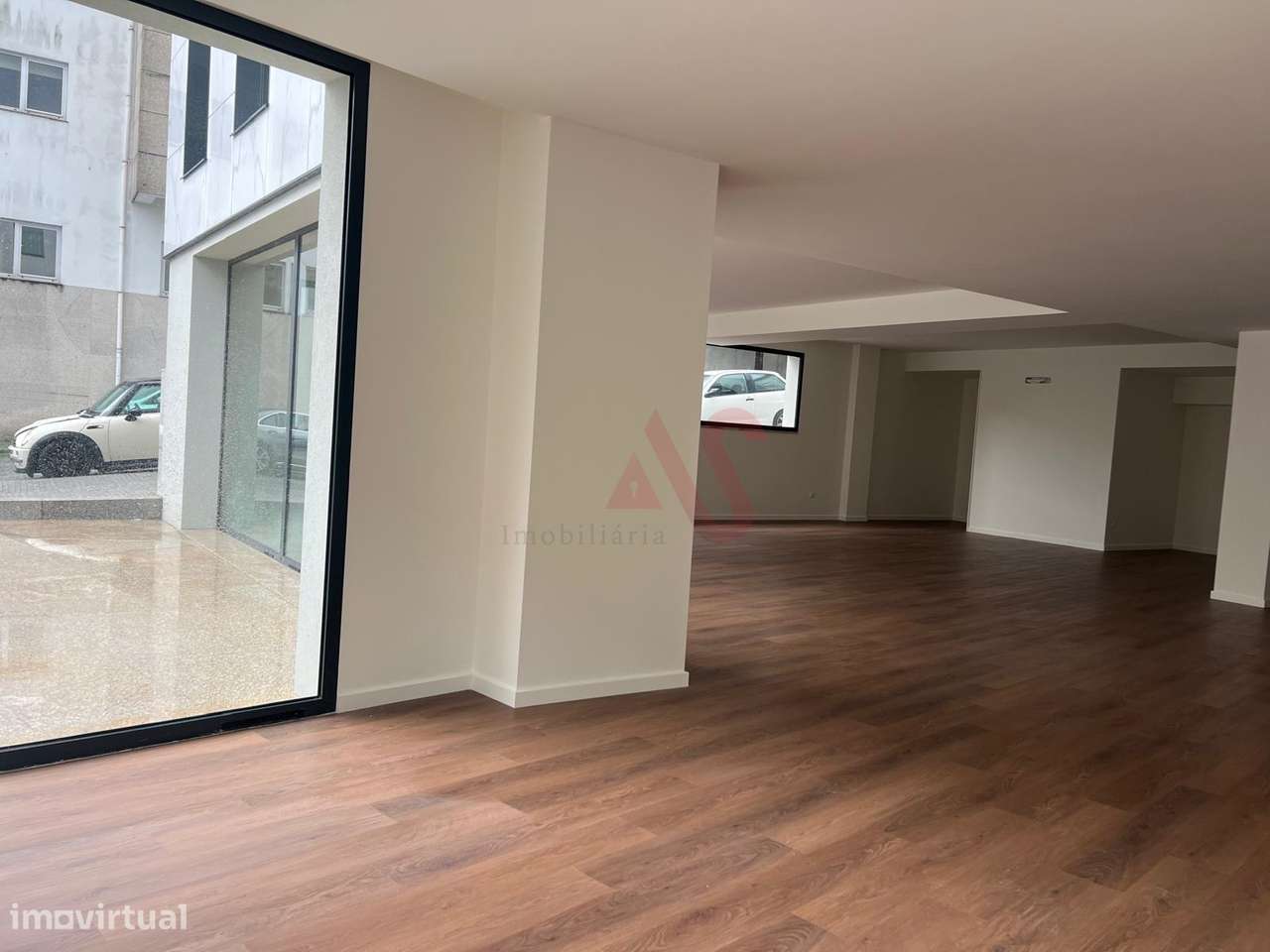 Loja nova com 159,05 m2 no centro de Lousada - Grande imagem: 4/11