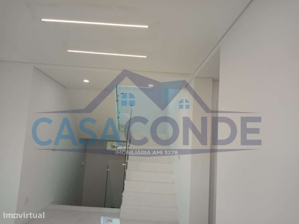 Moradia Isolada Duplex C/Piscina-40