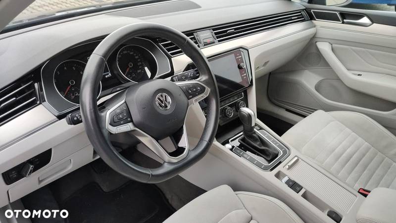 Volkswagen Passat 2.0 TSI Elegance DSG - 9