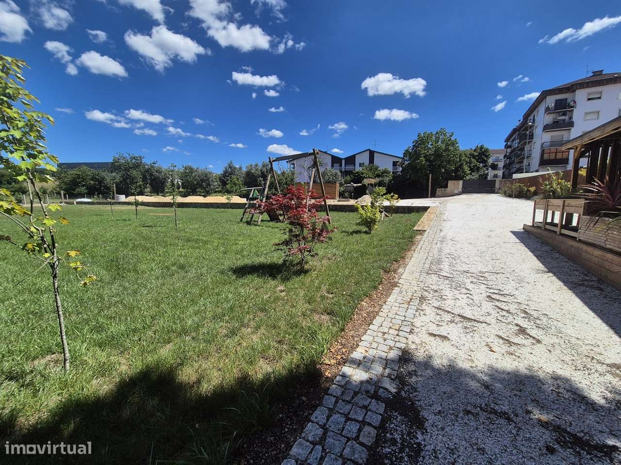 Terreno para construção de prédio com 6 fogos em Viseu - Grande imagem: 3/16