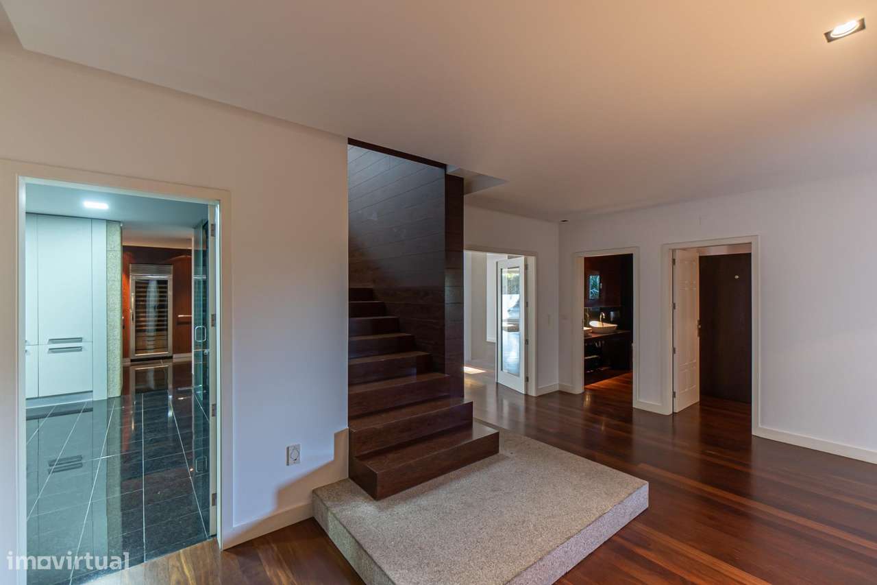 Moradia de Luxo com Elevada Privacidade, Piscinas Interior e...-26