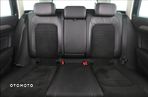 Volkswagen Passat Variant 2.0 TDI SCR BlueMotion Highline - 24