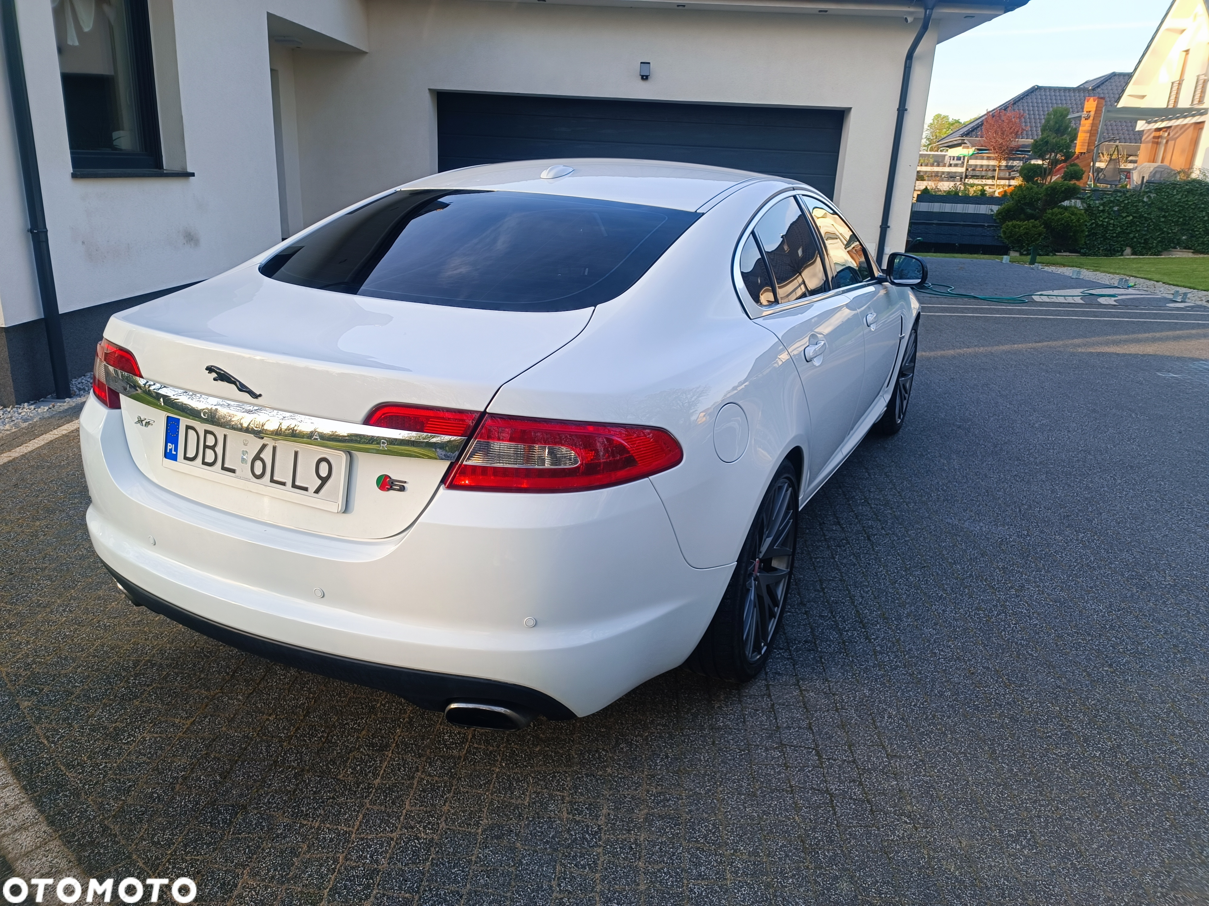 Jaguar XF 3.0 V6 D Luxury - 6