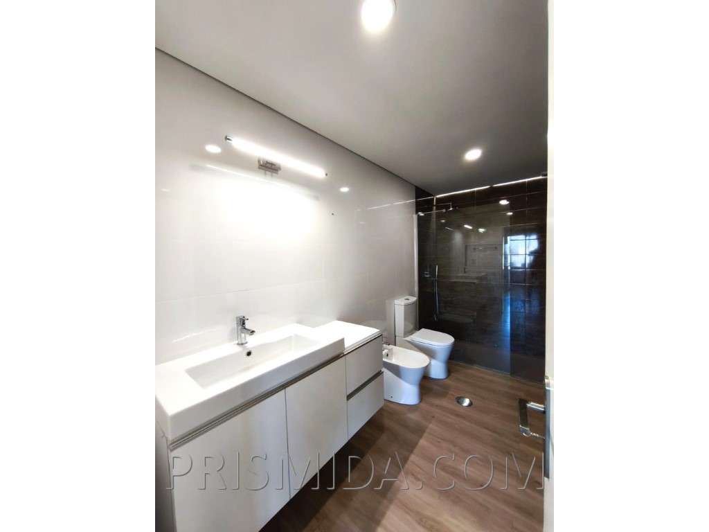 Duplex T4+office Renovado | Bi-Familiar | Terraço c/Churrasqueira-20