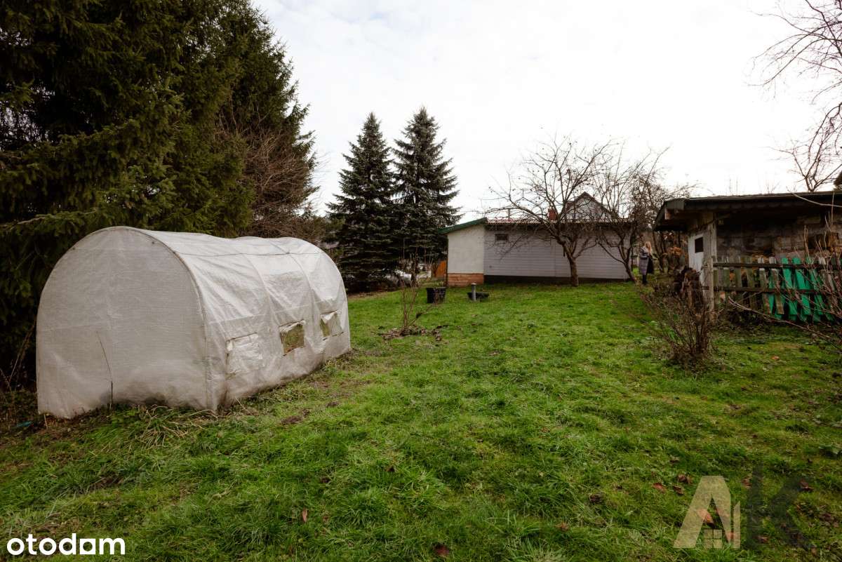 Uroczy azyl z potencjałem budowlanym-15