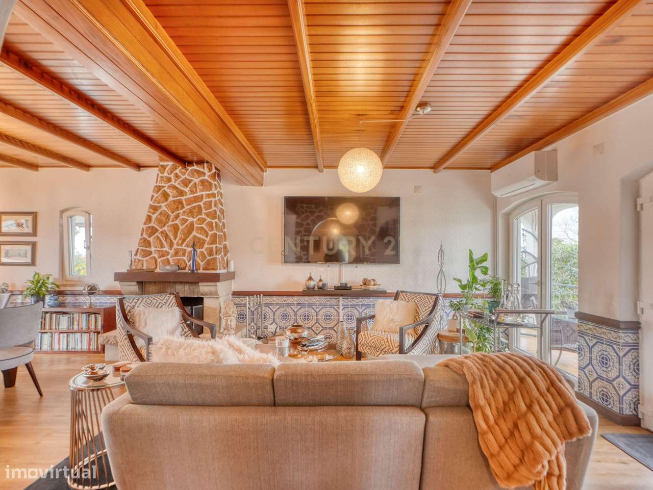 Magnífica Moradia T6 com Piscina, Garagem e Vista Desafogada em Sesimb-16