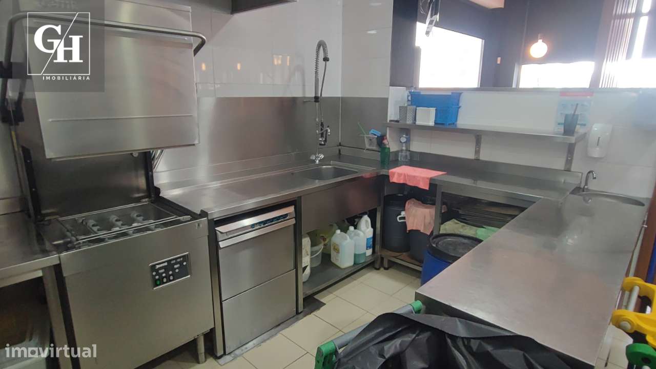 Trespasse de Restaurante - Equipado e com estacionamento privado-20