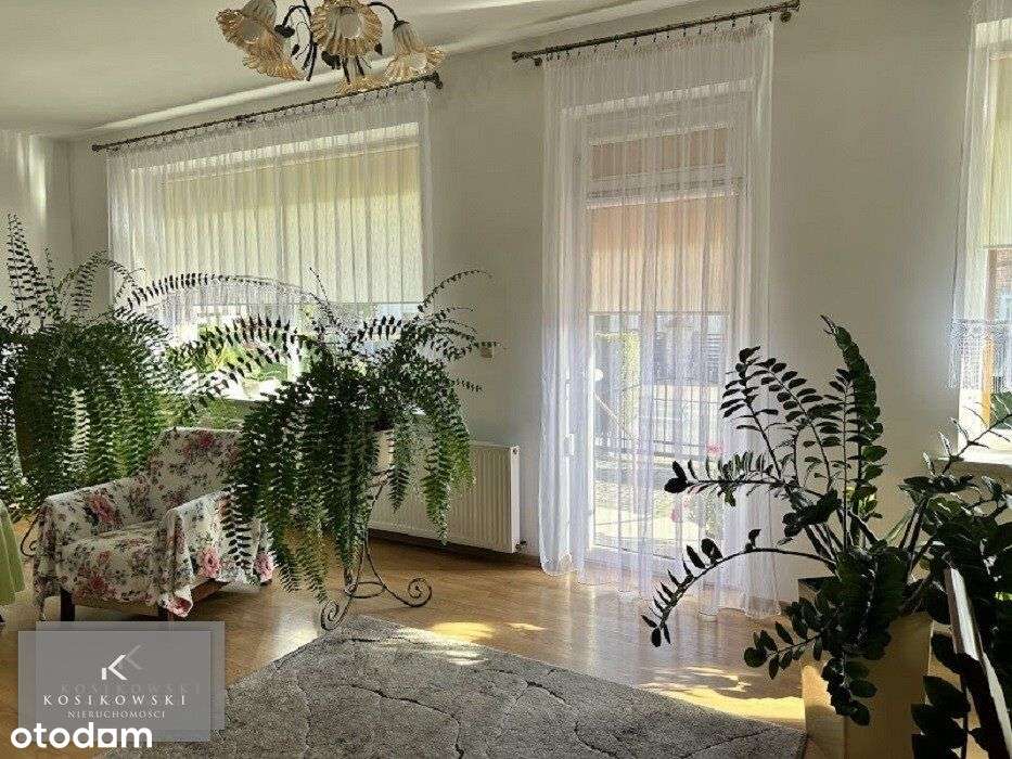 Funkcjonalny budynek w centrum wsi-8