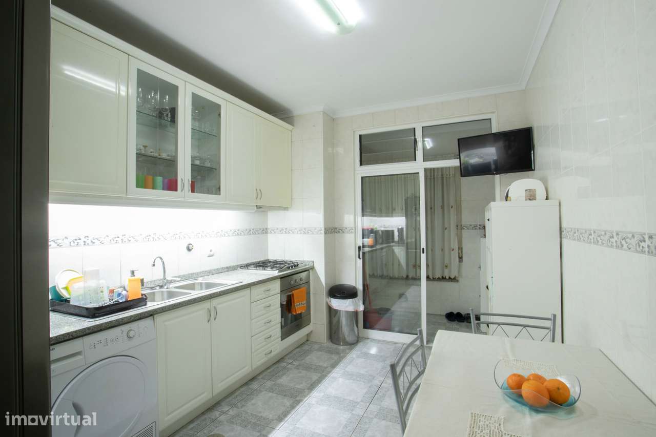 T2+1, em Vila Nova de Gaia, com garagem e varanda-7